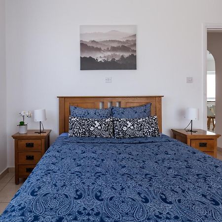 Beautiful 2 Bed Apartment In Paphos Cyprus エクステリア 写真