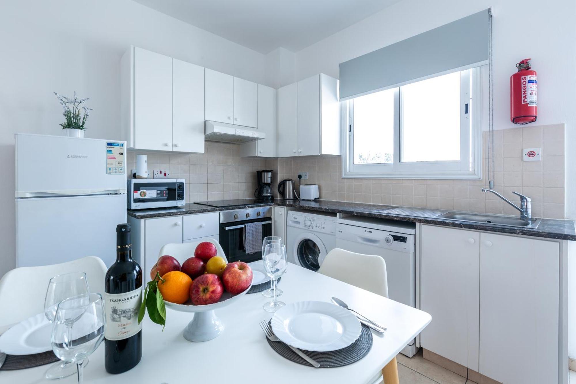 Beautiful 2 Bed Apartment In Paphos Cyprus エクステリア 写真