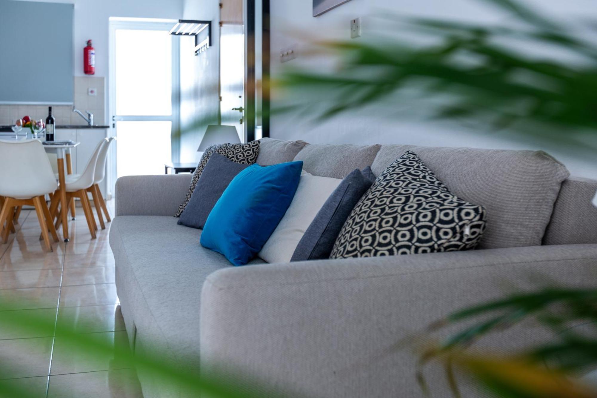 Beautiful 2 Bed Apartment In Paphos Cyprus エクステリア 写真