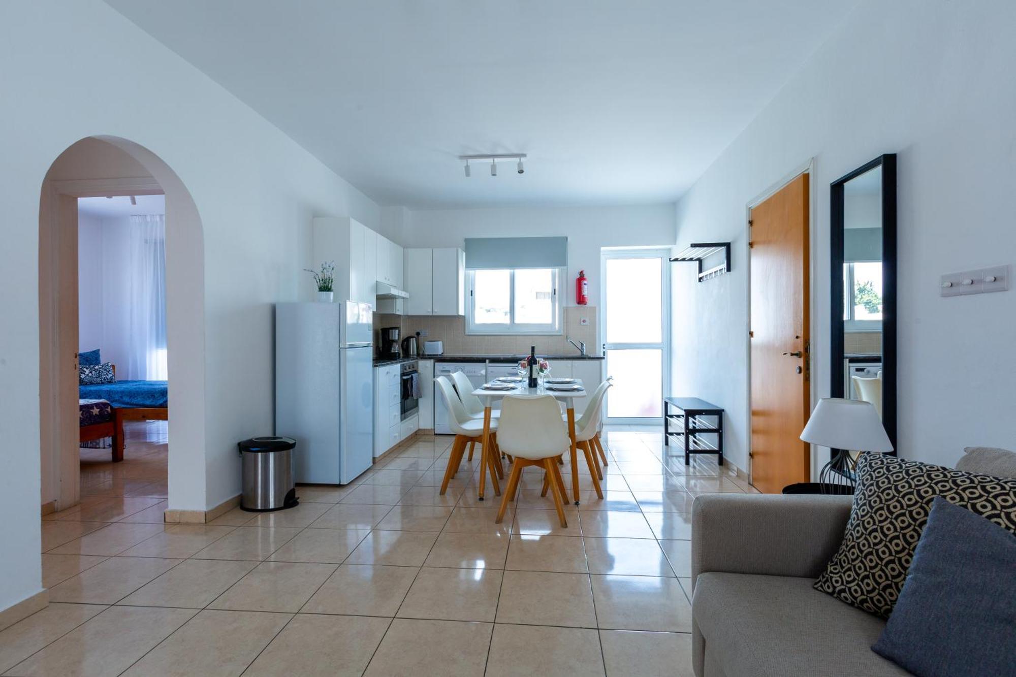 Beautiful 2 Bed Apartment In Paphos Cyprus エクステリア 写真